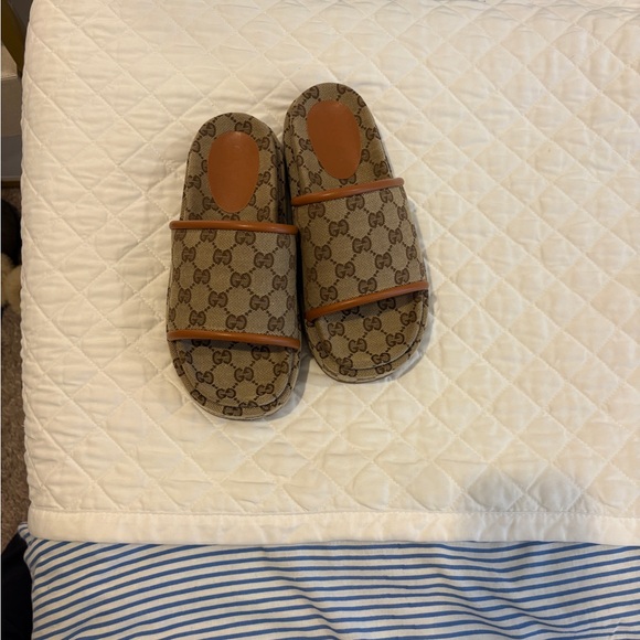 Tan Brown Sandals - Picture 1 of 3